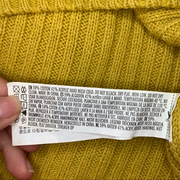 Forever 21 Yellow Turtle Neck Crop Top Size Medium - Picture 7 of 7